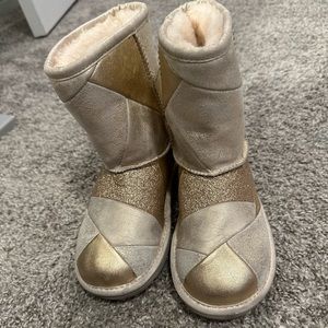 Little girls gold Uggs